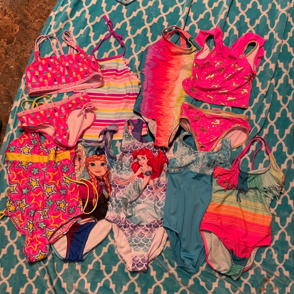 Swimsuit lot girl's size 6/6x (small).
